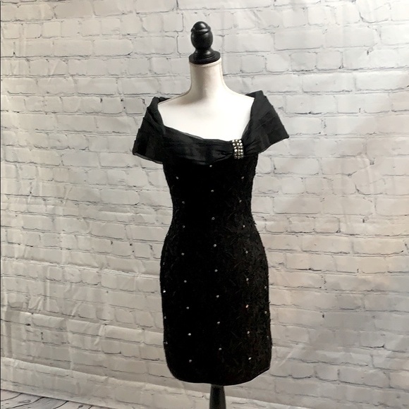 Tadashi Shoji Dresses & Skirts - Tadashi Vintage Lined Evening Dress-Size 4